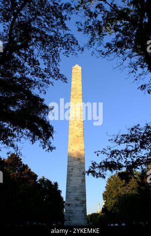 Ummauerter Obelisk am Sultanahmet-Platz, Istanbul, Türkei bei Sonnenuntergang Stockfoto