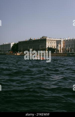 Bootsfahrt entlang der Newa und der Kanäle von St. Petersburg Stockfoto