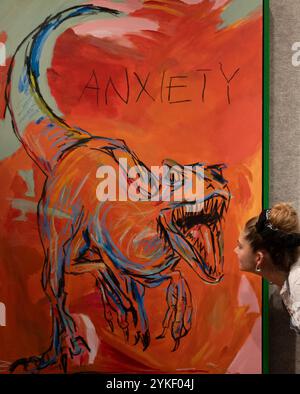Bonhams, New Bond Street, London, Großbritannien. November 2024. Der Pop X Culture Sale umfasst Kunst, Drucke, Mode und Erinnerungsstücke zur Populärkultur und findet am 19. November statt. Zu den Höhepunkten zählen: The Connor Brothers, Angstzustände, 2023, Schätzung: 5.000–7.000 £. Quelle: Malcolm Park/Alamy Live News Stockfoto
