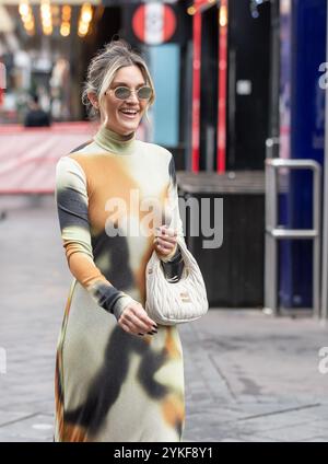 London, England, Großbritannien. November 2024. Ashley Roberts, Showbiz-Korrespondentin verlässt Global Radio Credit: Richard Lincoln/Alamy Live News Stockfoto