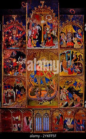Retaule de Sant Miquel - Altar des heiligen Michael 1416 von Lluis Borrassà 1365-1425 15. Jahrhundert, Girona Fine Art Museum, Spanien, Spanisch, ( St. Michael , besiegend, Satan, Erzengel Michael stehend auf Satans Rücken, mit seinem rechten Fuß, während er einen Speer in der Hand hält, Devel, St. Michael, Erzengel, Verteidiger, der Kirche, Hauptgegner von Satan, und hilft Menschen in der Stunde des Todes, ) Stockfoto