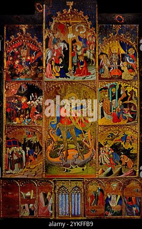 Retaule de Sant Miquel - Altar des heiligen Michael 1416 von Lluis Borrassà 1365-1425 15. Jahrhundert, Girona Fine Art Museum, Spanien, Spanisch, ( St. Michael , besiegend, Satan, Erzengel Michael stehend auf Satans Rücken, mit seinem rechten Fuß, während er einen Speer in der Hand hält, Devel, St. Michael, Erzengel, Verteidiger, der Kirche, Hauptgegner von Satan, und hilft Menschen in der Stunde des Todes, ) Stockfoto