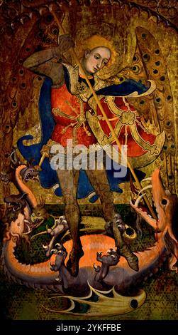 Retaule de Sant Miquel - Altar des heiligen Michael 1416 von Lluis Borrassà 1365-1425 15. Jahrhundert, Girona Fine Art Museum, Spanien, Spanisch, ( St. Michael , besiegend, Satan, Erzengel Michael stehend auf Satans Rücken, mit seinem rechten Fuß, während er einen Speer in der Hand hält, Devel, St. Michael, Erzengel, Verteidiger, der Kirche, Hauptgegner von Satan, und hilft Menschen in der Stunde des Todes, ) Stockfoto