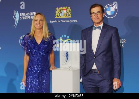 Bayerischer Sportpreis 2024 in der BMW Welt in München. Foto: Gast *** Bayerischer Sportpreis 2024 bei der BMW Welt in München Fotogast Stockfoto