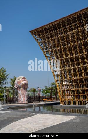 The Welcome Center oder The Legend of Bamboo von Vo Trong Nghia im Vinpearl Grand World Phu Quoc Island Vietnam Stockfoto