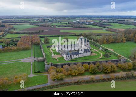 Luftbild Schloß Chateau de Kerjean im Stil der Renaissance, Saint-Vougay, Leon, Departement Finistere Penn-AR-Bed, Region Bretagne Breizh, Frankreich *** aus der Vogelperspektive auf das Renaissanceschloss Chateau de Kerjean, Saint Vougay, Leon, Département Finistere Penn AR Bed, Region Bretagne Breizh, Frankreich Stockfoto