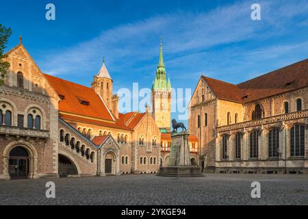 Burgplatz in Braunschweig an einem sonnigen Tag Stockfoto