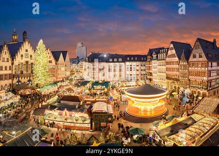 Weihnachtsmarkt in Frankfurt am Main in der Nacht Stockfoto