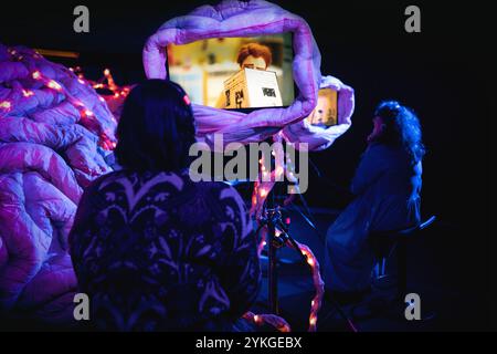 London, England - 18. November 2024 The Fantastic Life Of Minnie Rubinski Immersive Art Exhibition (Foto: Lounisphotography / Alamy Live News) Stockfoto