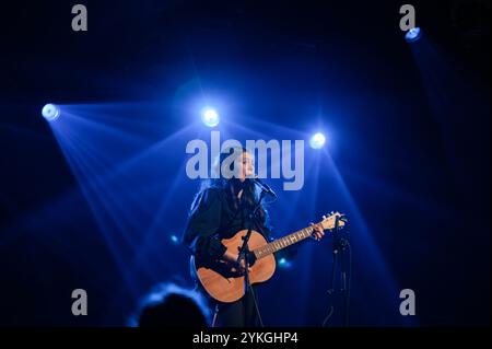 Hollie Col In Tolhuistuin Paradiso In Amsterdam Niederlande 17-11-2024 Stockfoto