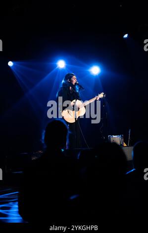 Hollie Col In Tolhuistuin Paradiso In Amsterdam Niederlande 17-11-2024 Stockfoto