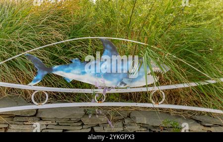 Detailbild eines Hais an einem schmiedeeisernen Tor Stockfoto