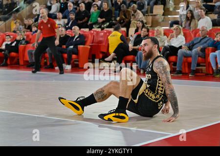 Monaco, Monaco. November 2024. Monaco Spieler #55 Mike James wird während der französischen Meisterschaft der Betclic Elite zwischen AS Monaco und Le Mans in der Salle Gaston Medecin in Monaco gesehen. Ergebnis: AS MONACO 74 - 86 LE MANS Credit: SOPA Images Limited/Alamy Live News Stockfoto