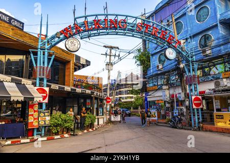 Pattaya Chon Buri Thailand 27. Oktober 2018 Pattaya Walking Street Day Menschen Tourismus Party in Pattaya Bang Lamung Amphoe Chon Buri Thailand in Southe Stockfoto