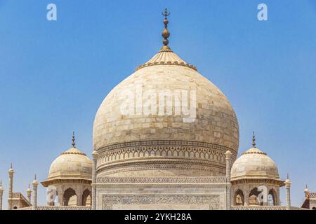 Taj Mahal in Agra Indien Mausoleum aus Mogul-Marmor erstaunliche Architektur und Details des schönsten Gebäudes Stockfoto