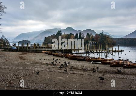 Blick auf Ruderboote auf Lake Derwentwater. Stockfoto