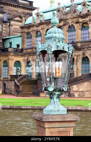 Laterne im Zwinger Palast (Der Dresdner Zwinger) in Dresden. Stockfoto