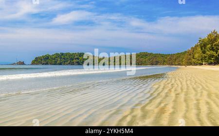 Tropische Paradies Insel Koh Phayam AOW Yai Beach Landschaft Panoramablick in Ranong Thailand Stockfoto