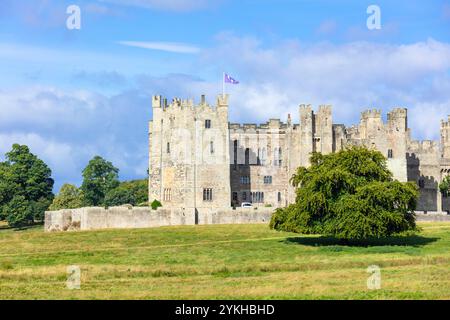 Raby Castle, eine englische Burg aus dem 14. Jahrhundert, Sitz der Familie Vane in der Nähe von Staindrop Darlington County Durham England Großbritannien GB Europa Stockfoto