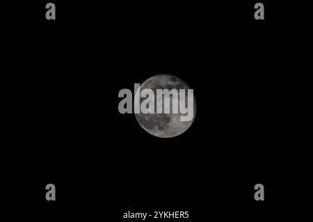 Super Vollmond bei Nacht aus Cottonwood, Arizona im Herbst 2024 Stockfoto