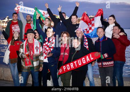 Split, Kroatien. November 2024. Die Fans von Portugal und Kroatien treffen sich in den Straßen von Split, Kroatien, um am 18. November 2024 das Spiel der UEFA Nations League zwischen Kroatien und Portugal zu starten. Foto: Ivo Cagalj/PIXSELL Credit: Pixsell/Alamy Live News Stockfoto