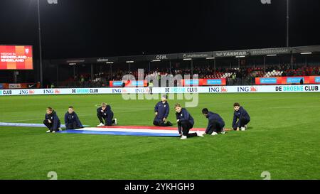 Almere, Niederlande. November 2024. ALMERE, 18.11.2024, Yanmar-Stadion, Saison 2024/2025, Freundschaftsspiel UEFA European U21 Football 2025. stadionübersicht vor dem Spiel Niederlande U21 - England U21 Credit: Pro Shots/Alamy Live News Stockfoto