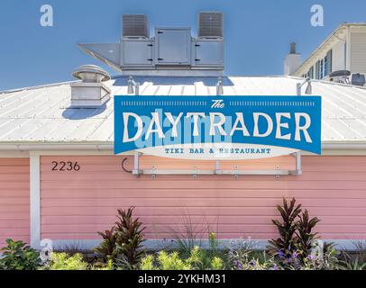 Schild für das Daytrader Restaurant am Meer Stockfoto