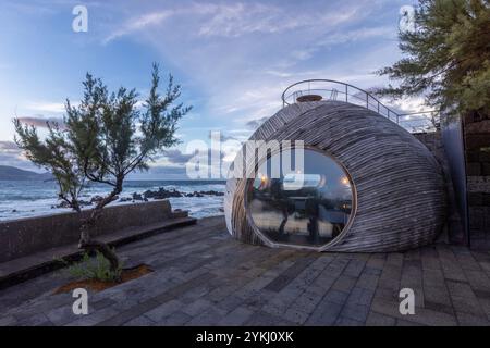 Auf Pico Island, Azoren, befindet sich die Cella Bar mit beeindruckender Architektur. Stockfoto