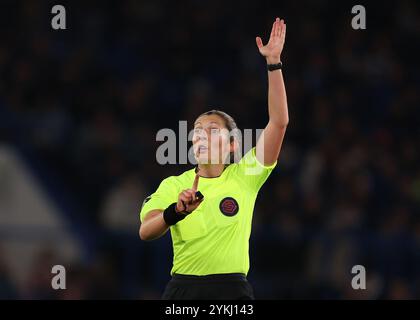 London, Großbritannien. November 2024. Schiedsrichterin Melissa Burgin beim FA Women's Super League Spiel in Stamford Bridge, London. Der Bildnachweis sollte lauten: Paul Terry/Sportimage Credit: Sportimage Ltd/Alamy Live News Stockfoto