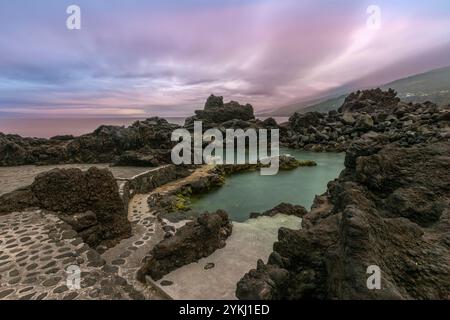 Piscina Naturais Sao Roque liegt in der Region Azoren in Sao Roque do Pico auf der Insel Pico. Stockfoto