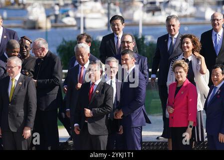 Premierminister Sir Keir Starmer (vorne in der Mitte) mit Führern der G20-Mitglieder, die für das Foto der Globalen Allianz gegen Hunger und Armut beim G20-Gipfel im Museum of Modern Art in Rio de Janeiro, Brasilien, posieren. Bilddatum: Montag, 18. November 2024. Stockfoto