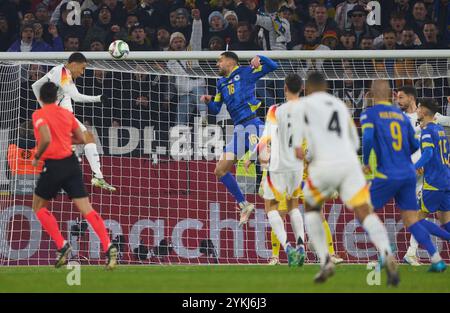 Jamal Musiala, DFB 10 Punkte, schießt Tor, Tor, Treffer, Torschuss, 1-0 in der UEFA Nations League 2024 Spiel DEUTSCHLAND - BOSNIEN HERZEGOWINA 7-0 in der Saison 2024/2025 am 16. November 2024 in Freiburg. Fotograf: Peter Schatz Stockfoto