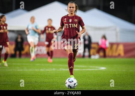 Rom, Italie. November 2024. Frederikke THOGERSEN von AS Roma während der italienischen Frauenmeisterschaft Serie A Fußballspiel zwischen AS Roma und SS Lazio am 17. November 2024 im Stadio Tre Fontane in Rom, Italien - Foto Matthieu Mirville (M Insabato)/DPPI Credit: DPPI Media/Alamy Live News Stockfoto