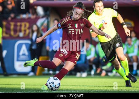 Rom, Italie. November 2024. Benedetta GLIONNA von AS Roma während des Fußballspiels der italienischen Frauenmeisterschaft Serie A zwischen AS Roma und SS Lazio am 17. November 2024 im Stadio Tre Fontane in Rom, Italien - Foto Matthieu Mirville (M Insabato)/DPPI Credit: DPPI Media/Alamy Live News Stockfoto