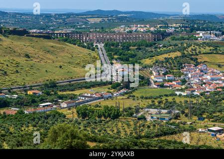 Amoreira Aquädukt aus dem 15. Jahrhundert in der Pfarrei São e São Brás Lourenco, Gemeinde Elvas, Bezirk Portalegre in Portugal. Stockfoto