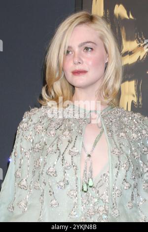 Los Angeles, USA. November 2024. LOS ANGELES – 17. November: Elle Fanning bei den Governors Awards 2024 im Dolby Ballroom am 17. November 2024 in Los Angeles, KALIFORNIEN (Foto: Katrina Jordan/SIPA USA) Credit: SIPA USA/Alamy Live News Stockfoto