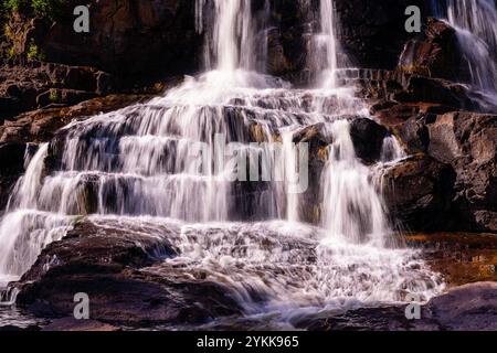 Foto gemacht im Gooseberry Falls State Park in der Nähe von Two Harbors, Minnesota, USA, an einem wunderschönen Herbstnachmittag. Stockfoto