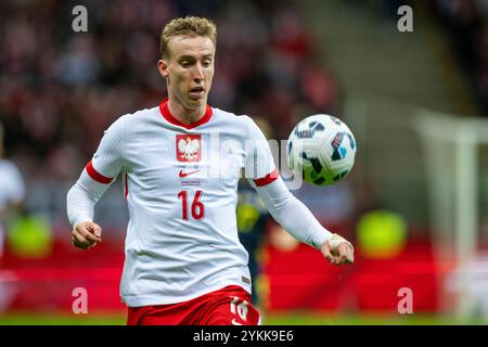 Warschau, Polen. November 2024. Adam Buksa aus Polen während der UEFA Nations League, Liga A, Gruppe A1 Spiel zwischen Polen und Schottland im PGE National Stadium in Warschau, Polen am 18. November 2024 (Foto: Andrew Surma/ Credit: SIPA USA/Alamy Live News Stockfoto