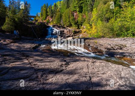 Foto gemacht im Gooseberry Falls State Park in der Nähe von Two Harbors, Minnesota, USA, an einem wunderschönen Herbstnachmittag. Stockfoto