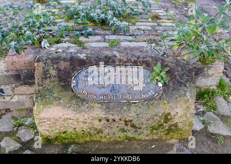 Stein mit Old Sign Forth und Clyde Canal Stockinfield Junction Speirs Wharf Port Dundas, Glasgow, Schottland Stockfoto