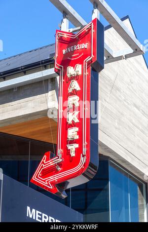 Schild zum Eingang zum Riverside Food Market, Oxford Terrace, Christchurch Central City, Christchurch (Ōtautahi), Canterbury, Neuseeland Stockfoto
