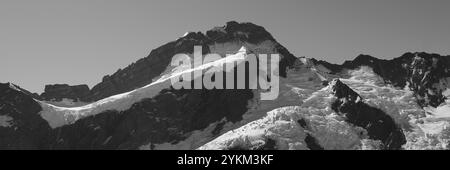 Schwarzweißbild des Mount Sefton, Neuseeland. Stockfoto