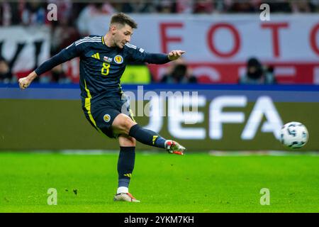 Warschau, Polen. November 2024. Billy Gilmour aus Schottland während des Spiels der UEFA Nations League, Liga A, Gruppe A1 zwischen Polen und Schottland im PGE National Stadium in Warschau, Polen am 18. November 2024 (Foto: Andrew Surma/ Credit: SIPA USA/Alamy Live News Stockfoto