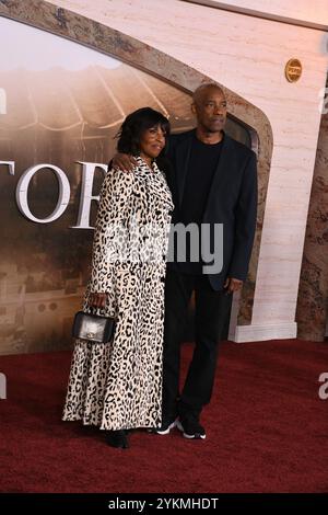 November 2024 Pauletta Washington und ihr Ehemann Denzel Washington nahmen am 18. November 2024 an der Premiere von Paramount Pictures Gladiator II in Los Angeles, Kalifornien, am TCL Chinese Theatre Teil. Foto: Barry King/Alamy Live News Stockfoto