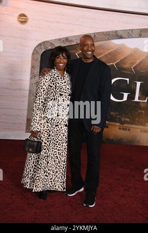 November 2024 Pauletta Washington und ihr Ehemann Denzel Washington nahmen am 18. November 2024 an der Premiere von Paramount Pictures Gladiator II in Los Angeles, Kalifornien, am TCL Chinese Theatre Teil. Foto: Barry King/Alamy Live News Stockfoto