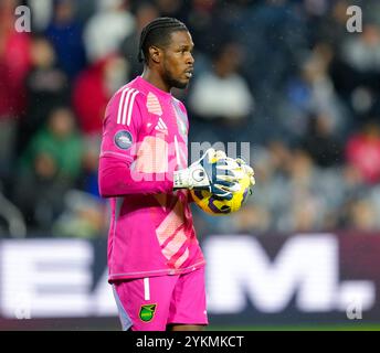 St. Louis, Missouri, USA. November 2024. Jamaika Torhüter Andre Blake (1) sieht am 18. November 2024 in St. Louis, Missouri, beim zweiten Spiel des CONCACAF-Viertelfinales zwischen der United States Men's National Team und Panama an. Die Vereinigten Staaten gewannen das Spiel mit 4:2 und das Viertelfinale mit 5-2. (Kreditbild: © Scott Coleman/ZUMA Press Wire) NUR REDAKTIONELLE VERWENDUNG! Nicht für kommerzielle ZWECKE! Stockfoto