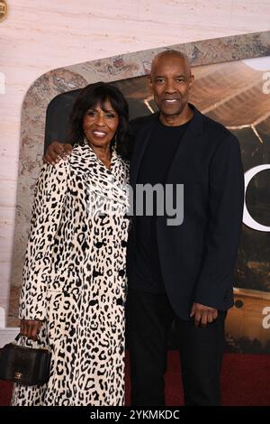 November 2024 Pauletta Washington und ihr Ehemann Denzel Washington nahmen am 18. November 2024 an der Premiere von Paramount Pictures Gladiator II in Los Angeles, Kalifornien, am TCL Chinese Theatre Teil. Foto: Barry King/Alamy Live News Stockfoto