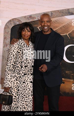 November 2024 Pauletta Washington und ihr Ehemann Denzel Washington nahmen am 18. November 2024 an der Premiere von Paramount Pictures Gladiator II in Los Angeles, Kalifornien, am TCL Chinese Theatre Teil. Foto: Barry King/Alamy Live News Stockfoto