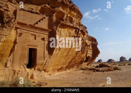 Jabal AlBanat (Qasr AlBint), Hegra Archäologische Stätte (al-Hijr / Madā ͐ in Ṣāliḥ), in der Wüste bei Al Ula, Saudi-Arabien Stockfoto