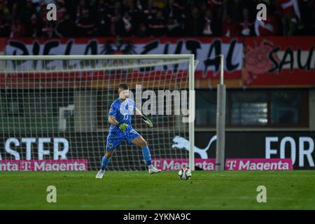 Patrick Pentz (AUT) während des UEFA Nations League zwischen Österreich und Slowenien, am Sonntag 17. November 2024 im Ernst Happel Stadion in Wien // Patrick Pentz (AUT) während des UEFA Nations League Spiels zwischen Österreich und Slowenien am Sonntag, den 17. November 2024, im Ernst Happel Stadion in Wien. - 20241117 PD13612 Credit: APA-PictureDesk/Alamy Live News Stockfoto